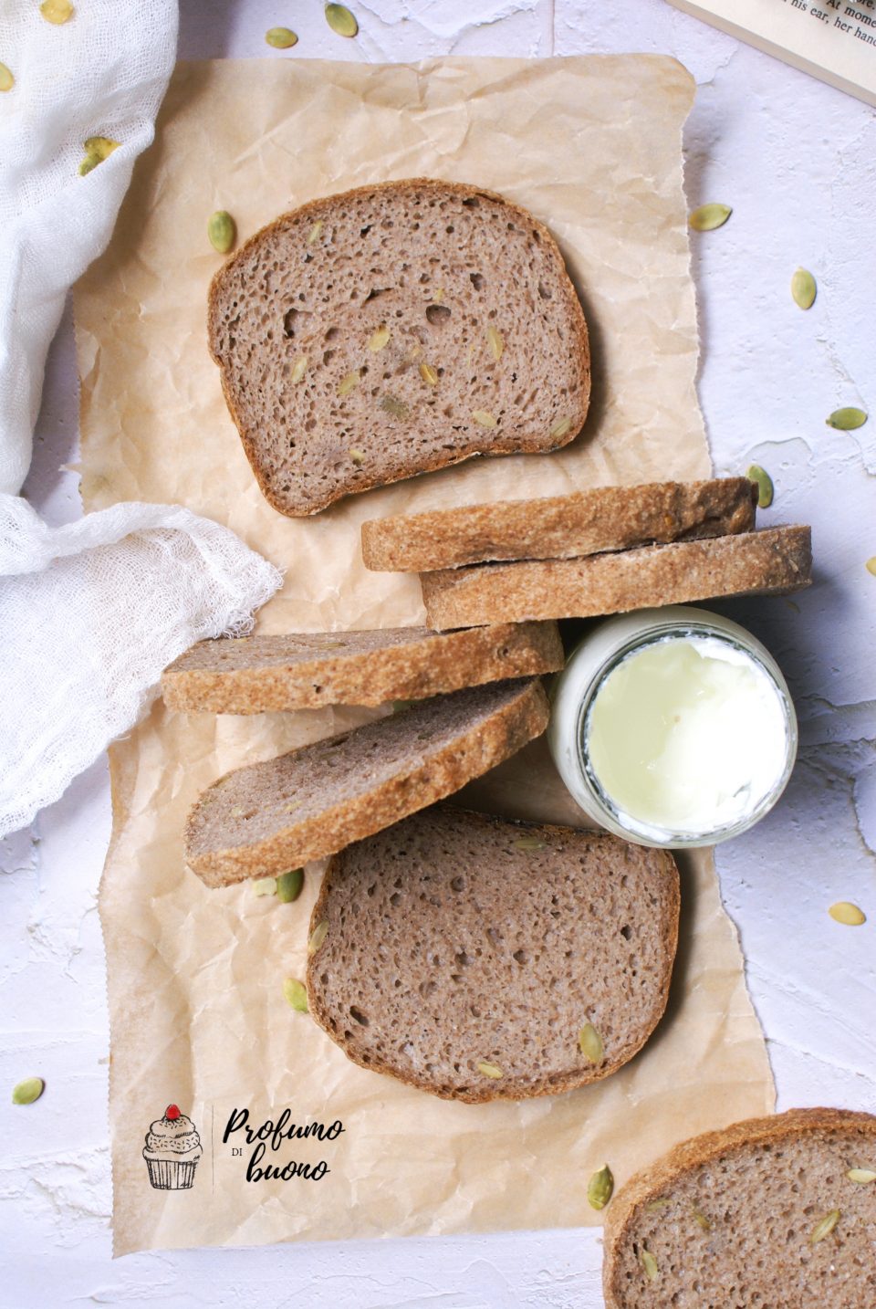 Pane rustico ai semi senza glutine