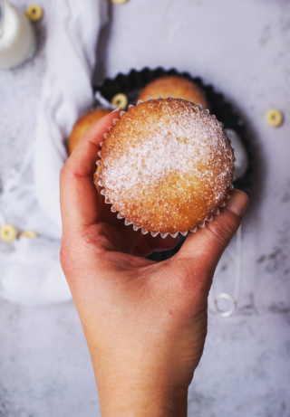 Muffin senza glutine con zucchero a velo