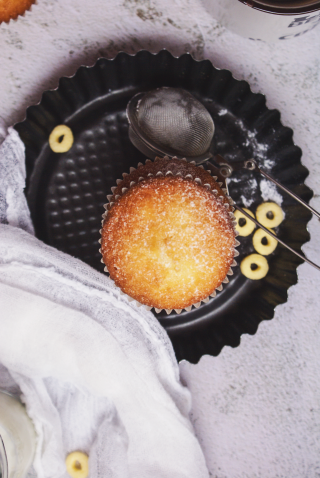 Muffin senza glutine con zucchero a velo