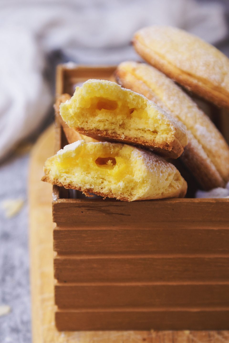 Biscotti ripieni alla crema