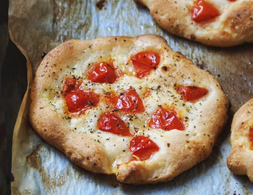 Gluten free “pizzette” with tomatoes