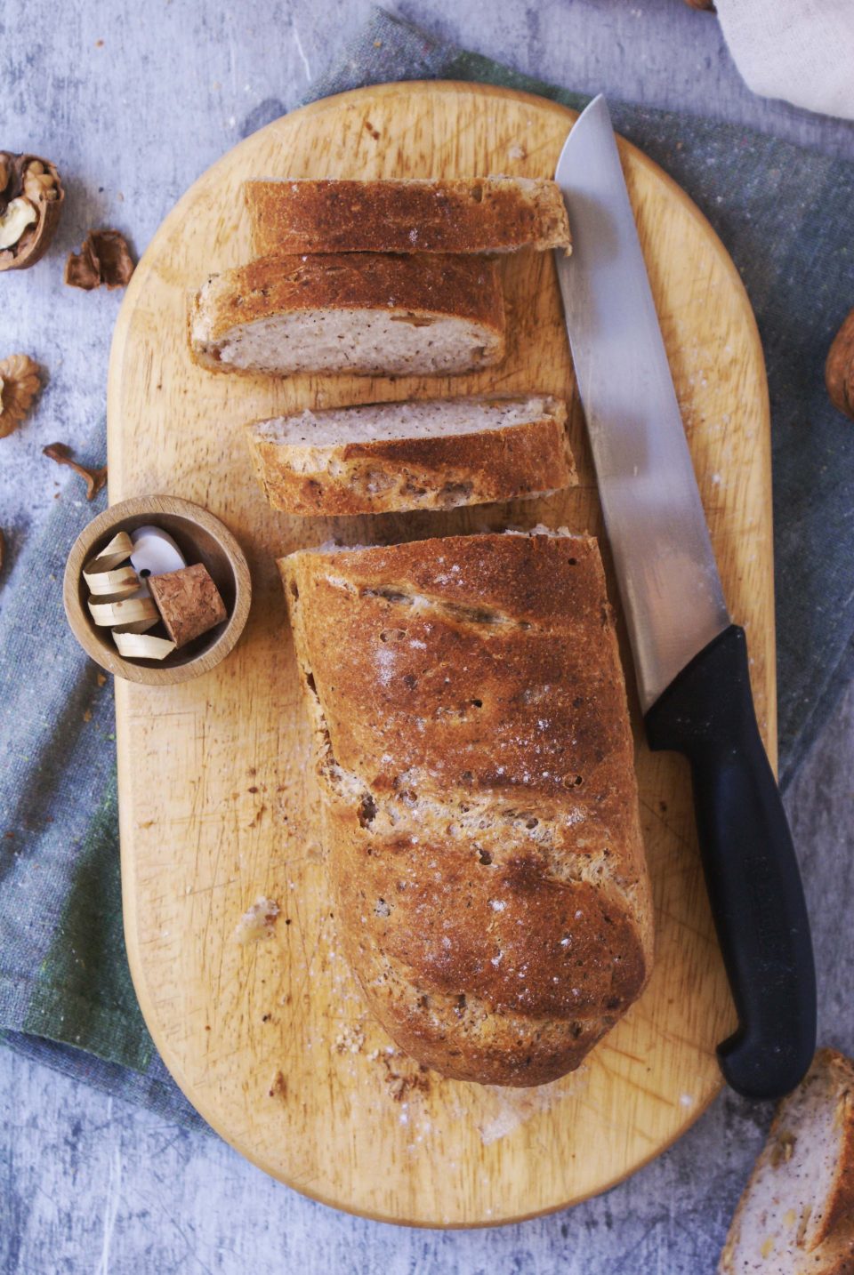 Pane senza glutine con grano saraceno e noci